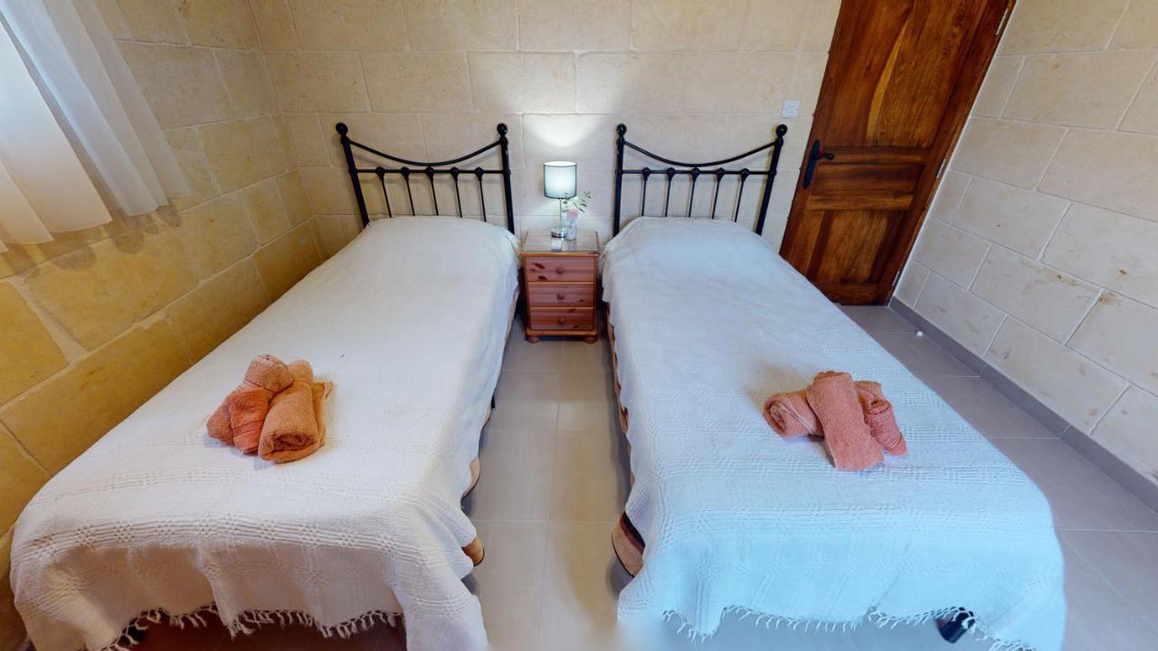 Qala Bed&Breakfast With Swimming Pool - Il-Wenniessa المظهر الخارجي الصورة